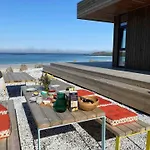 Exclusive House - Your Private Oasis
